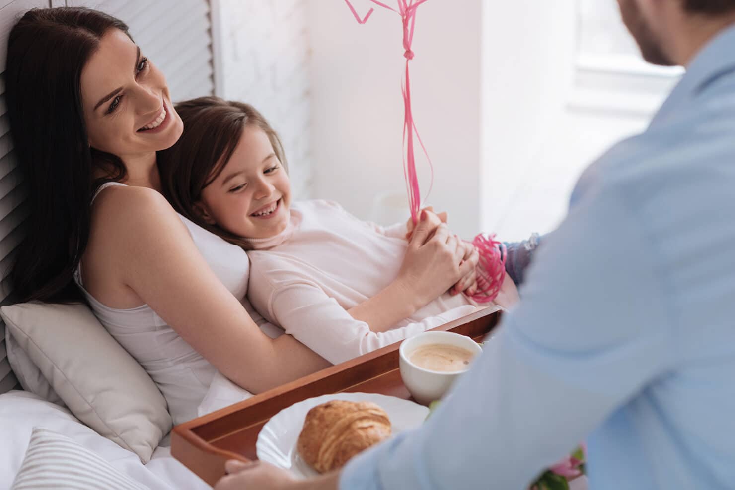 Verwen je moeder met lekkernijen van onze bakkers voor moederdag